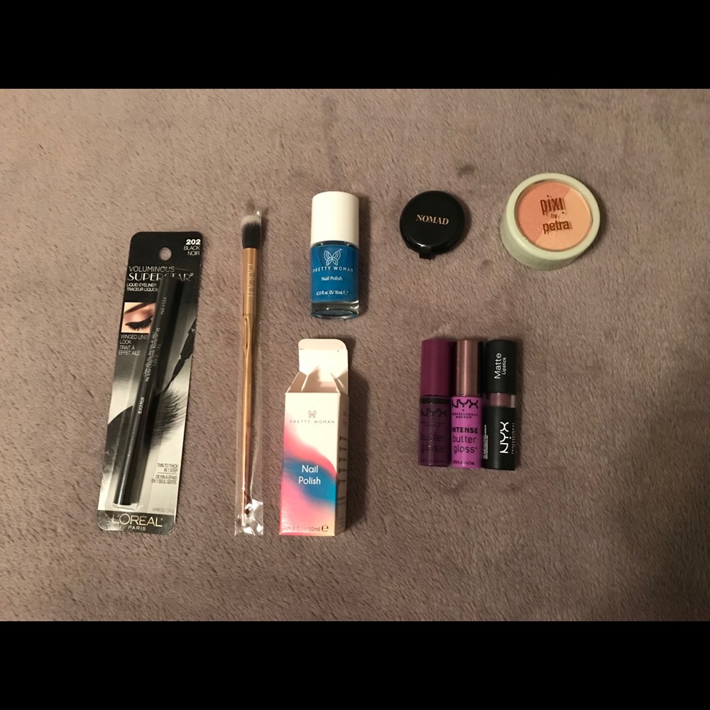 $59 Value! New 8 Piece Make Up Lot High End Items